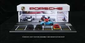 diorama Car Garage - Porsche various - 1:64 - Black Box Diorama - MO936106 - MO936106 | Toms Modelautos