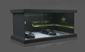 diorama Accessoires - JPS parking lot gold/black - 1:64 - Black Box Diorama - MO960112 - MO960112 | Toms Modelautos