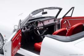 Alfa Romeo  - 1600 Duetto Spider 1966 white - 1:18 - Touring Modelcars - 18120004 - TMC18120004 | Toms Modelautos