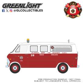 Ford  - Econoline Ambulance 1969 white/red - 1:64 - GreenLight - 67070B - gl67070B | Toms Modelautos