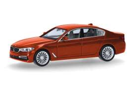 BMW  - 5 (G30) Limo orange metallic - 1:87 - Herpa - H430692-006 - herpa430692-006 | Toms Modelautos