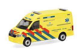 MAN  - TGE yellow/green/red - 1:87 - Herpa - H098694 - herpa098694 | Toms Modelautos