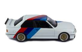 BMW  - M3 1989 White/red/blue - 1:24 - Whitebox - 124244 - WB124244 | Toms Modelautos