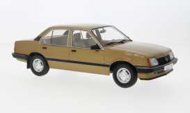 Opel  -  Ascona C 1981 beige - 1:18 - MCG - MCG18459 - MCG18459 | Tom's Modelauto's