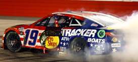 Toyota  - Carmy XSE 2025 red/white/blue - 1:24 - Action Racing Collectibles - W192523SALCJL - arcW192523SALCJL | Toms Modelautos