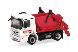 Mercedes Benz  - Actros M white/red - 1:87 - Herpa - 319935 - herpa319935 | Toms Modelautos