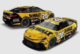 Toyota  - Camry XSE 2025 yellow/black - 1:64 - Action Racing Collectibles - W202561DWLCDE - arcW202561DWLCDE | Toms Modelautos