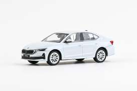 Skoda  - Octavia IV FL 2024 white - 1:43 - Abrex - 143AB-048EJ - ab143AB-048EJ | Toms Modelautos