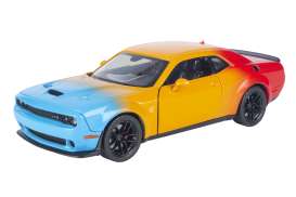 Dodge  - Challenger SRT Hellcat Widebod 2018 blue/orange/red - 1:24 - Motor Max - 79087 - mmax79087 | Toms Modelautos