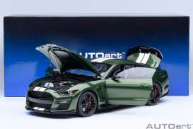 Ford Mustang - Shelby GT500 green - 1:18 - AutoArt - 73097 - autoart73097 | Tom's Modelauto's
