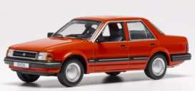 Ford  - Orion MK I 1983 red - 1:43 - IXO Models - IXOCLC630N.22 - ixoCLC630 | Toms Modelautos
