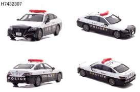 Toyota  - Crown Hybrid 2023 white/black - 1:43 - Rai's - H7432307 - H7432307 | Toms Modelautos