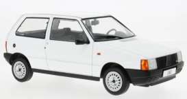 Fiat  - Uno 1984 white - 1:18 - MCG - 1003957 - MCG18584 | Toms Modelautos