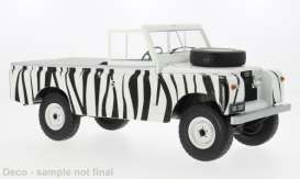 Land Rover  - Series II 109 1959 white/black - 1:18 - MCG - 1003999 - MCG18653R | Toms Modelautos