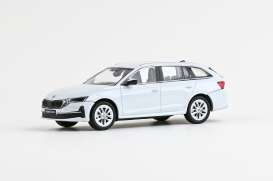 Skoda  - Octavia IV FL Combi 2024 white metallic - 1:43 - Abrex - 143AB-050EJ - ab143AB-050EJ | Toms Modelautos