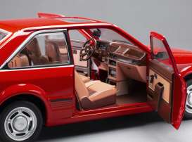 Ford  - Escort Mark III Ghia 1983 red - 1:18 - SunStar - 5031 - sun5031 | Toms Modelautos