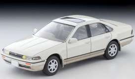 Nissan  - Cefiro 1991 white/beige - 1:64 - Tomica Limited Vintage - LV-N319c - TLV-N319c | Toms Modelautos