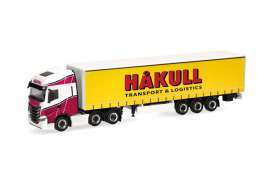 Iveco  - S-Way yellow/red - 1:87 - Herpa - H320757 - herpa320757 | Toms Modelautos