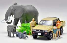 diorama Toyota - Safari 2 various - 1:64 - Tomica Limited Vintage - X330561 - TLV-Diocolle29a | Toms Modelautos