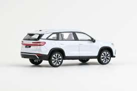 Skoda  - Kodiaq II 2023 moon white metallic - 1:43 - Abrex - 143AB-045EJ - ab143AB-045EJ | Toms Modelautos