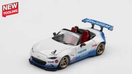 Mazda  - MX-5 2025 white/blue - 1:64 - Mini GT - MGT01222-BL - MGT01222-BL | Toms Modelautos