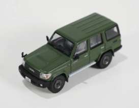 Toyota  - Land Cruiser LC76 1994 green - 1:64 - Massdi - TYT1902 - MAS-TYT1902 | Toms Modelautos