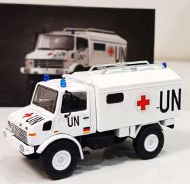 Unimog  - U1300L white/red - 1:64 - Massdi - TJ1024 - MAS-TJ1024 | Toms Modelautos