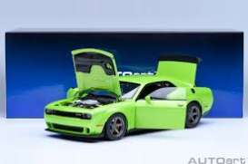 Dodge  - Challenger SRT green - 1:18 - AutoArt - 71769 - autoart71769 | Toms Modelautos