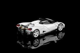 Nilu  - white - 1:64 - Motorhelix - M67002 - MH67002 | Toms Modelautos