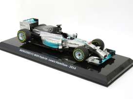 Mercedes Benz  - W05 Hybrid 2014 silver/blue - 1:24 - Magazine Models - MW2ALA0105 - mag24F1Mercedes | Toms Modelautos