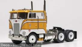 Peterbilt  - 352 Pacemaker 1979 orange/white - 1:43 - IXO Models - 1009779 - ixotr247 | Toms Modelautos