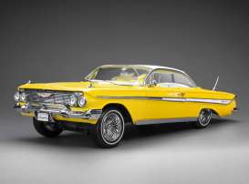 Chevrolet  - Impala  1961 yellow - 1:18 - SunStar - 2112 - sun2112 | Toms Modelautos