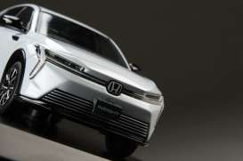 Honda  - Insight 2025 white - 1:43 - Hobby Japan - HJ431011W - HJ431011W | Toms Modelautos