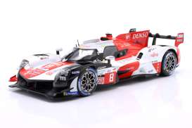 Toyota  - GR010 Hybrid 2023 red/white - 1:18 - IXO Models - LEGT-TYGR23LM08 - ixoLEGT-TYGR23LM08 | Toms Modelautos